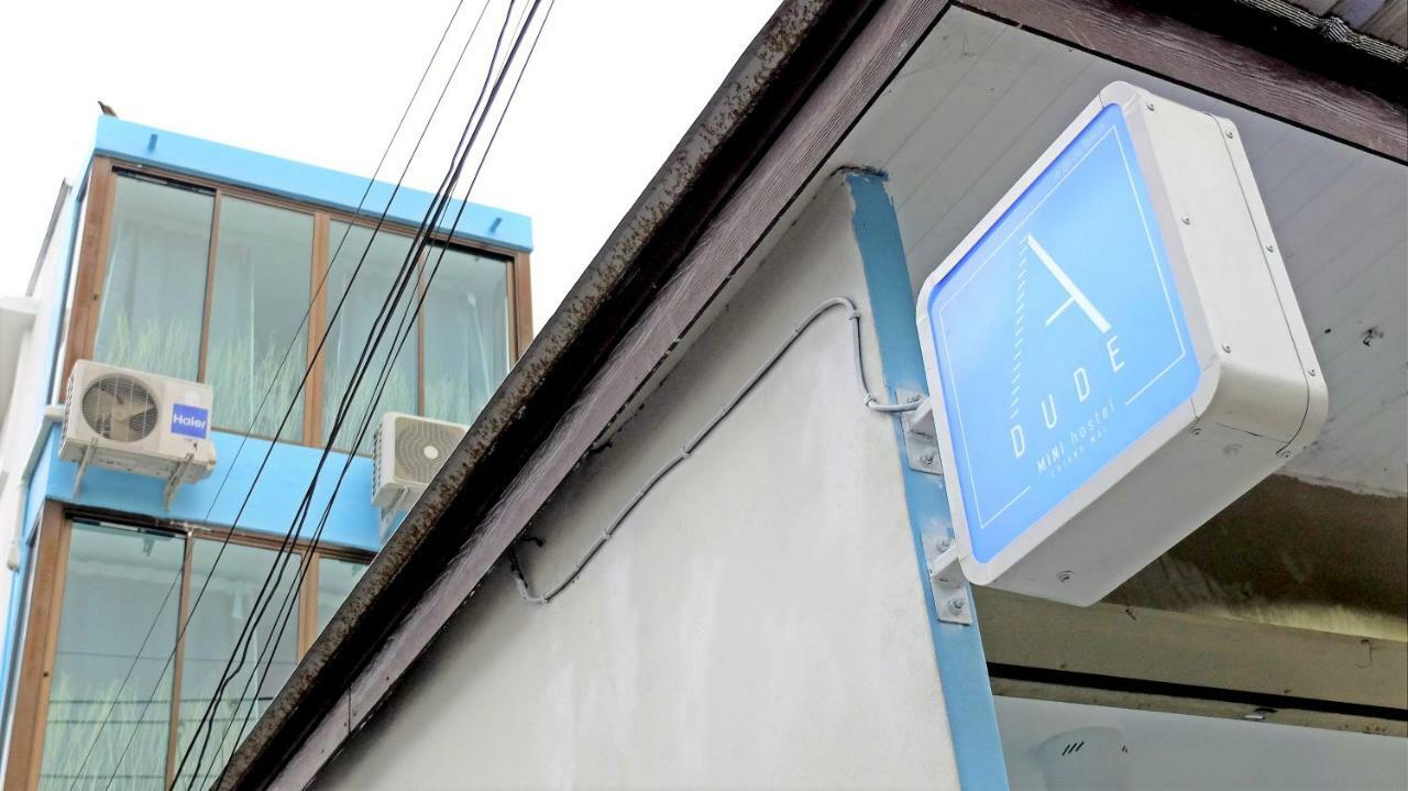 A Dude Mini Hostel (Adults Only) Chiang Mai Bagian luar foto