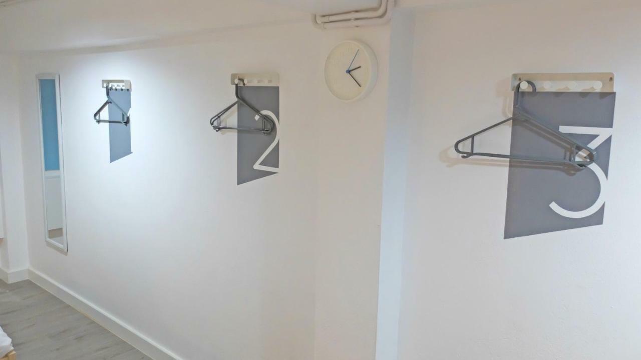 A Dude Mini Hostel (Adults Only) Chiang Mai Bagian luar foto